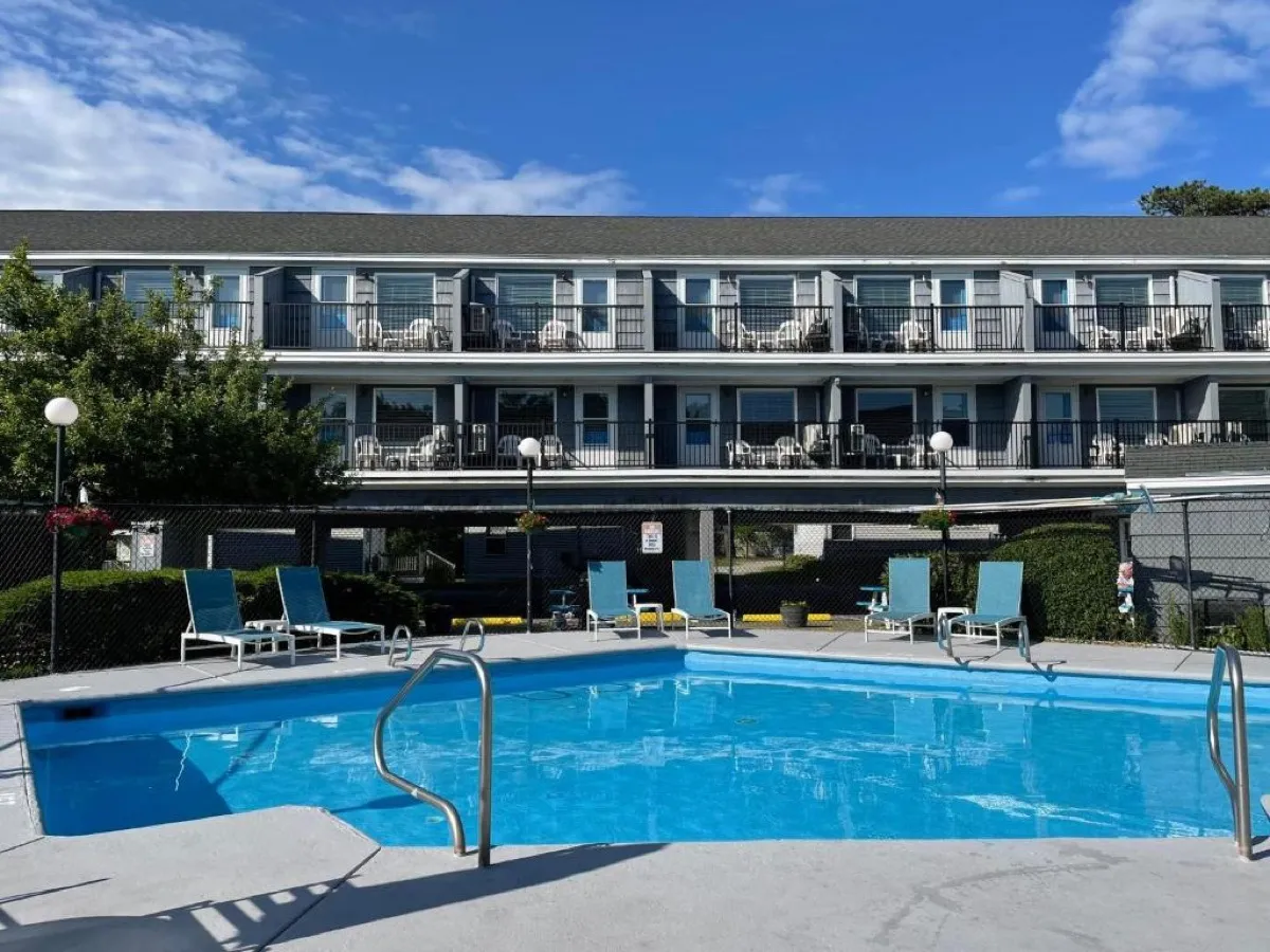 King Real Estate Grand Beach Inn