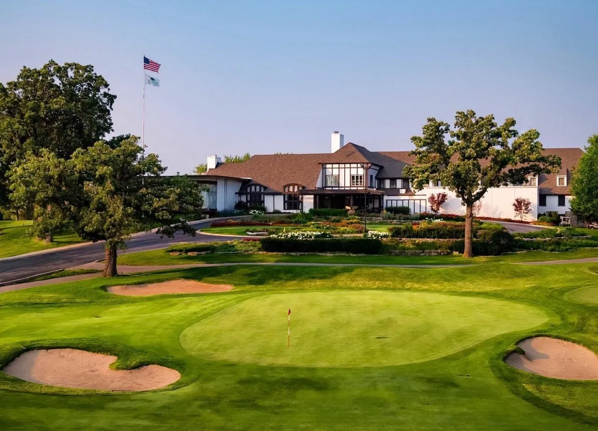 Twin Orchard Country Club