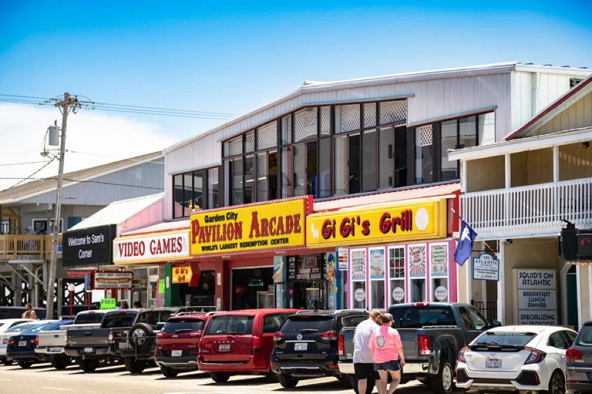 Garden City Pavilion Arcade and Gigi's Grill